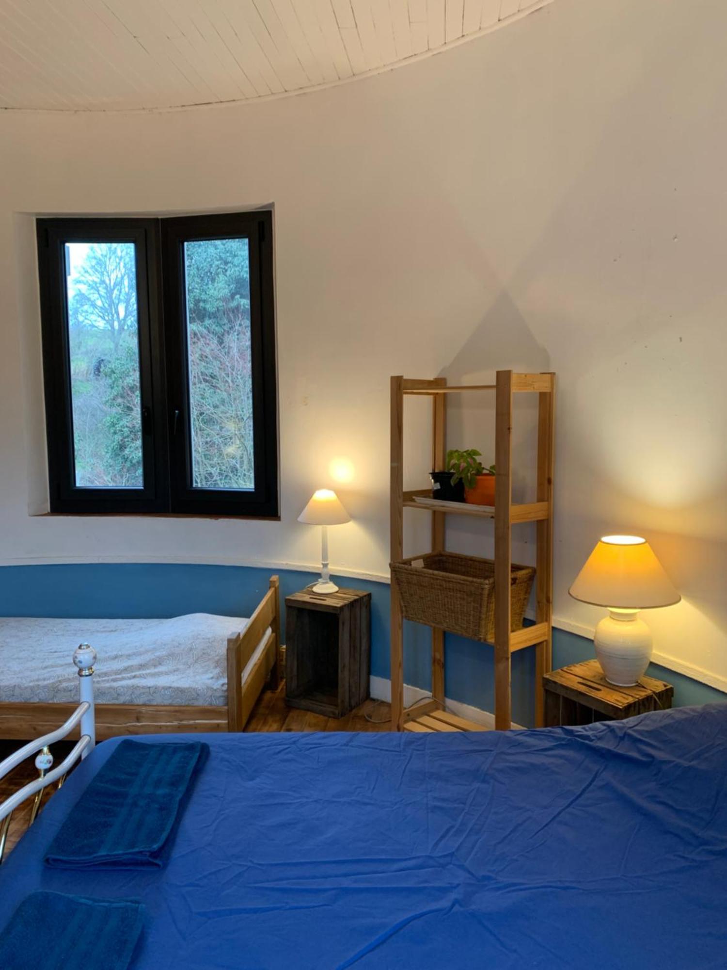 Les Favouilles - Gite & Chambres D Hotes Dauphin Habitación foto