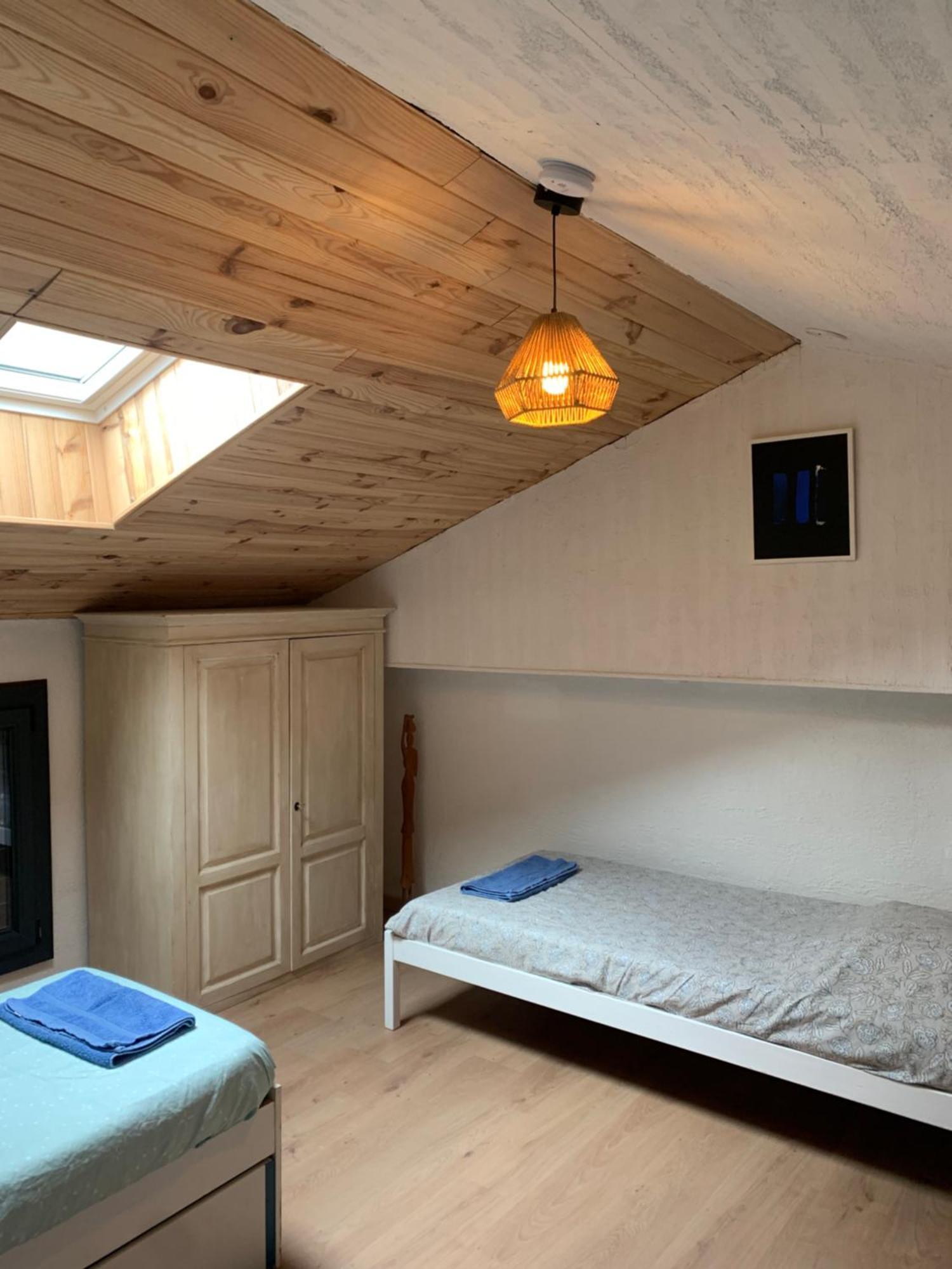 Les Favouilles - Gite & Chambres D Hotes Dauphin Habitación foto