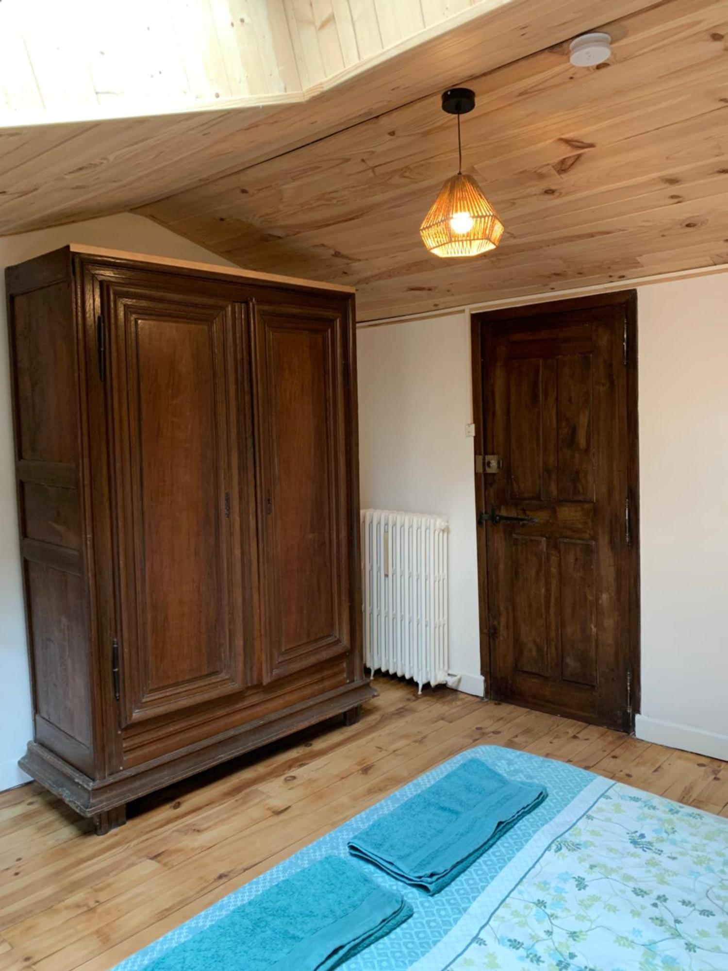 Les Favouilles - Gite & Chambres D Hotes Dauphin Habitación foto